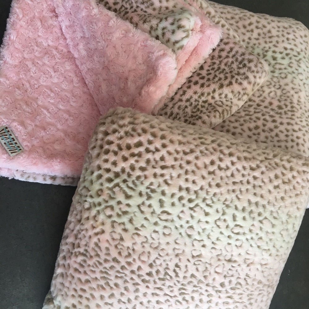 Macc Designs, Don't Freak it's Faux Throw